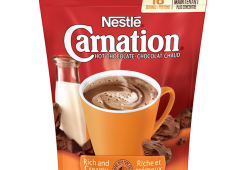 Chocolat chaud CARNATION en poudre riche et crémeux, 450 grammes.